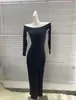 Novo Vestido Retro Off-Shoulder de Manga Longa com Fenda, Ajustado ao Corpo e que Valoriza o Quadril para Mulheres, Estilo Kardashian