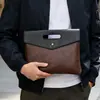 Bolso de Mano Nuevo para Hombre 2026 en Cuero Crazy Horse, Bolso de Mano de Moda para Documentos, Bolso con Bloques de Color, Carpeta de Archivos