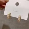 2025 Nuevos Pendientes de Metal de Joyería Flor Perla Pendientes de Celebridad de Internet Pendientes para Mujer Pendientes de Gama Alta Venta al por Mayor