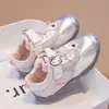 Zapatos Deportivos de Malla Transpirable para Niñas Estilo Verano 2026 Dibujos Animados Suela Suave Antideslizantes Zapatos Forrest Gump Zapatos Casuales Ligeros