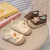 Sapatos para bebê menina 6-12 meses sapatos de bebê 2025 outono novo estilo sapatos para andar sola macia tênis da moda para bebês e crianças pequenas