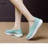 Zapatos casuales slip-on para la abuela Otoño Antideslizantes Suela suave Cómodos Zapatos para caminar para madres de mediana edad y mayores Zapatillas transpirables