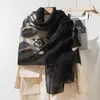 Lenço de Seda com Estampa de Folhas Novas Primavera/Verão 2026 para Mulheres, Xale Decorativo Fino Versátil para o Verão, Lenço Longo