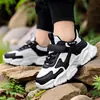 2026 Nuevos Zapatos Blancos Transfronterizos para Niños 6-12 Años Zapatos Deportivos Ligeros de Suela Suave Otoño Versátiles Zapatos para Correr