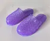 Pantuflas de gelatina de cristal para mujer, verano, antideslizantes, suela suave, para baño, uso doméstico, sandalias planas de plástico transparente, estilo de moda