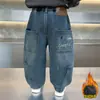 Pantalones Gruesos Forrados de Polar para Niños Invierno 2026 Nuevo Estilo Niños Versión Coreana Jeans de Moda Pantalones Rectos Cálidos de Invierno