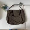 2026 Nova Bolsa Tote Acolchoada Simples de Grande Capacidade Original com Forro Bordado e Alça de Ombro Removível, Bolsa Transversal Leve