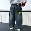 Calça de Outono para Meninos 2026 Novo Estilo Street Cool Jeans Estilo Primavera e Outono Versão Coreana Calça Longa Casual para Crianças Pequenas e Médias