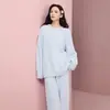 2026 nuevo conjunto de pijama sin costuras de terciopelo a media altura color morado taro para mujer, suave, amigable con la piel, grueso, cálido, conjunto de ropa de estar para invierno
