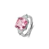 Anillo de Diamante Rosa en Forma de Corazón de Venta Caliente Transfronteriza Anillo de Diamante Rosa con Circonita Cuadrada de Cuatro Garras de Lujo Ligero Europeo y Americano para Mujer
