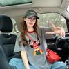 Playera Holgada de Algodón Puro de Alta Gama con Bloques de Color para Mujer, Moderna, Cool, con Graffiti de Dibujos Animados, Largo Medio, Reductora de Edad, Top Versátil Ins