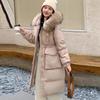 Casaco Longo de Penas para Trabalho Feminino Moda Inverno 2026 Cintura Marcada Emagrecedor Gola Grande de Pelo Quente Penugem de Pato Branco Parka Acima do Joelho