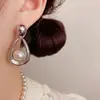 Amazon Transfronterizo Pendientes de Perla con Forma de Gota de Metal de Personalidad Exagerada, Pendientes Elegantes de Estilo Retro Minimalista para Mujer