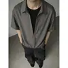 Camisa de Manga Corta con Rayas Verticales y Cuello en V Falsa de Dos Piezas para Hombre, Estilo Old Money de Verano, Camisa Chaqueta Casual de Moda, Estilo Delgado