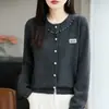 Guangzhou Treze Linhas Liquidação de Marca Moda Coreana Cardigã Tricotado de Lã com Pérolas Cor Sólida Versátil Top Feminino
