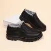 Sapatos de algodão com forro de fleece, espessados, para homens, calçados de inverno modernos e casuais, antiderrapantes, impermeáveis, design de calçar fácil, botas de neve quentes