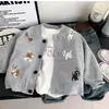Jaqueta de baseball infantil, coleção primavera/outono 2026, estilo novo, jaqueta casual de desenho animado para meninos, jaqueta de algodão da moda para bebês e crianças pequenas
