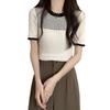 Camiseta Tricotada de Manga Curta com Blocos de Cor 2024 Novo Design Nicho Elegante Slim Fit Versátil Top para Mulheres