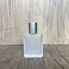 Botella de perfume portátil de vidrio esmerilado B134 de 50 ml, para subembotellado, pulverización y prensado, disponible en stock.