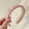 Liquidação de AcessóriosLaços de Cabelo de Alta Qualidade, Presilhas, Grampos, Tiaras, Brincos, Faixas de Cabeça e Acessórios de Cabelo para Mulheres
