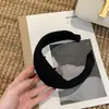 Diadema de Celebridad de Internet Mismo Estilo Beige Borde Ancho Hebilla para el Cabello Dentada Accesorios para el Cabello de Moda para Salir Sello para el Cabello Joyería de Agujero Negro en la Cabeza