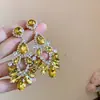 Pendientes de Borla Geométrica Hueca con Incrustaciones de Diamantes Super Brillantes Estilo Francés para Mujer, Pendientes de Moda y Elegantes con un Toque de Lujo Ligero y Alta Gama