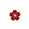 Broche colorido com pingente flor de cinco pétalas de metal pequeno alfinete criativo personalizado patch brilhante pequeno acessórios para homens e mulheres Atacado
