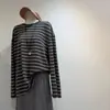 Camiseta de punto a rayas con bloques de color, respetuosa con la piel, con caída, para mujer, versátil, casual, retro, estilizada, cuello redondo, top oversize