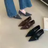 2026 Nuevo Otoño Commute Punta Fina Retro Gamuza Tacón de Aguja Alto Estilo Ligeramente Maduro Boca Baja Zapatos de Salón