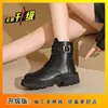 Botas Martin para Mulheres 2026 Outono e Inverno Novas Botas Curtas Retro Estilo Britânico com Solado Grosso Aumentadoras de Altura com Lã Botas de Outono Simples Botas com Cadarço