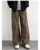 Jeans plissado para homens, estilo vibe americana retrô desconstruído com aspecto desgastado, corte reto solto com caimento fluido, calça casual