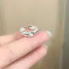 Anillo retro estilo vintage para mujer, versátil y moderno, adecuado para apilar, con un diseño único y elegante microincrustado, anillo para el dedo índice estilo ins, nuevo modelo de moda