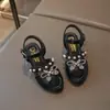 Sandálias Infantis, Novo Estilo de Verão, Salto Alto com Laço de Pérola para Meninas, Sapatos de Princesa Modernos e Versáteis, Sapatos para Apresentações de Dança