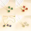 Conjunto de Collar Colgante de Cubo de Azúcar de Colores de Venta Caliente Transfronterizo y Aretes de Botón de Flor, Elegante y Sencillo, Versátil con un Toque de Lujo, Cadena para Clavícula