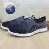 Retail26 Novos Modelos de Sapatos Slip-On com Solas de Borracha Macia para Homens, Tênis Esportivos Casuais Respiráveis em Fly-Knit, Malha de Algodão