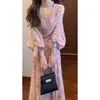 Vestido Largo de Manga Larga con Cuello en V y Lunares Rosa Suave Estilo Francés, Otoño e Invierno Lujo Ligero Elegante Ceñido a la Cintura Adelgazante Vestido Largo Básico