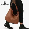 Bolsa Feminina Aliexpress Feita de Couro Bovino de Primeira Camada, Bolsa de Couro Macio de Ombro Único Transversal, Bolsa Transversal Feminina Versátil, Envio Direto do Fabricante de Guangzhou