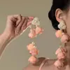 Brincos de Franja Flor de Pérola Rosa, Únicos e Exagerados com um Toque de Luxo, Novos Brincos Primavera/Verão 2026