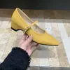 Sapatos Mary Jane Rasos Super Modernos e Bonitos em Estilo Francês com Aumento de Altura Oculto, Bico Fino, para Mulheres Baixinhas