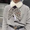 Cachecol de Pelúcia Inverno Tendência, Gola Cruzada de Pelo Versátil da Moda Nicho Cachecol de Pelo Quente Atacado