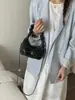 Bolsa de Mão Pequena Plissada Estilo Coreano para Mulheres, Novo Estilo Verão 2026, Bolsa Estilosa Formato Bolinho com Corrente, Adequada para o Dia a Dia e Uso Transversal