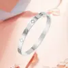 Pulseira de Aço Titânio Popular Transfronteiriça para Mulheres, Direto do Fabricante, Pulseira Ecológica Sem Níquel com Fecho, Joias em Estoque Atacado