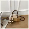 Bolso Boston de Peluche con Bloques de Color Otoño/Invierno para Debajo del Brazo 2026 Nuevo Gran Capacidad para Viajes Diarios Bolso de Hombro Único Casual Versátil para Mujer