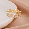 Árbol de Banyan Bajo el Cobre Chapado en Oro Super Brillante Circonita Anillo de Lujo Ligero Geométrico Irregular Rai Diamante Anillo de Dedo Sentido Avanzado Estilo Ins
