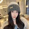 Gorro de lana para mujer, otoño e invierno, versátil, con gran circunferencia de la cabeza, tejido de lana, pequeño, suelto, grueso, cálido, con protección para los oídos, gorro frío.