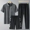 Traje de Verano de Seda Helada de Manga Corta para Papá 2026 Nuevo Traje Deportivo para Edad Media y Mayores Ropa de Verano para el Día del Padre