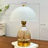 Luminária de Mesa Nórdica de Madeira Maciça Luz de Cabeceira Luxuosa de Alto Padrão Luminária de Mesa Decorativa para Quarto Vidro Retrô Luz Noturna Criativa Pousada