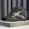 Gorra de Nuevo Estilo para Mujeres con Gran Circunferencia de Cabeza, Gorra de Béisbol Bordada con Ala Ancha, Protección Solar, Adelgazante de Rostro, Marca de Moda, Gorra de Pico de Pato con Visera Rígida para Hombres