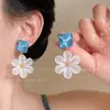 Pendientes Dorados de Lujo Ligero Vintage de Alta Gama para Mujer 2026 Nuevo Estilo Pendientes de Perla con Agujas de Plata Diseño de Nicho Accesorios Metálicos para Orejas