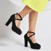 Novos sapatos femininos britânicos de primavera e outono com tira Veludo Fosco boca rasa sapatos de camada única plataforma salto alto grosso 40-43 sapatos de comércio exterior